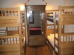 Chambre avec 4 lits superposés et Un lit double